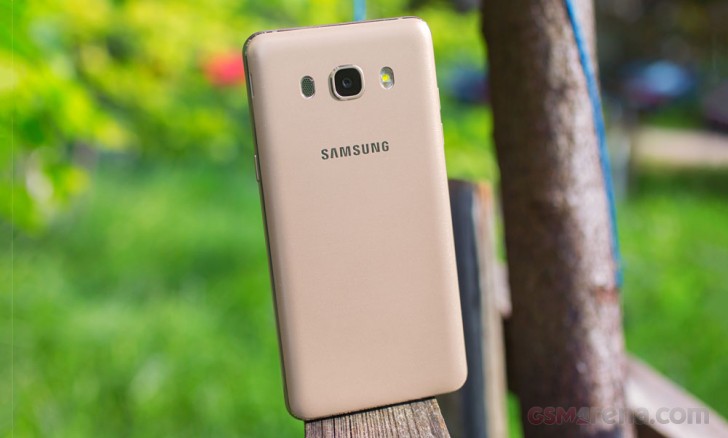 Samsung Galaxy J5 (2015) wird Nougat im November bekommen