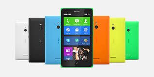 Nokia XL arbeitet unter Kontrolle des modifizierten Androiden zusammen