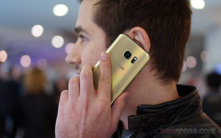 Samsung einschlie�lich einer kostenlosen 256GB microSD-Karte mit jedem Galaxy S7 Kauf