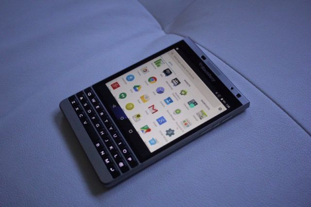 Android-Blackberry Passport Silver Edition Einheit zu gewinnen