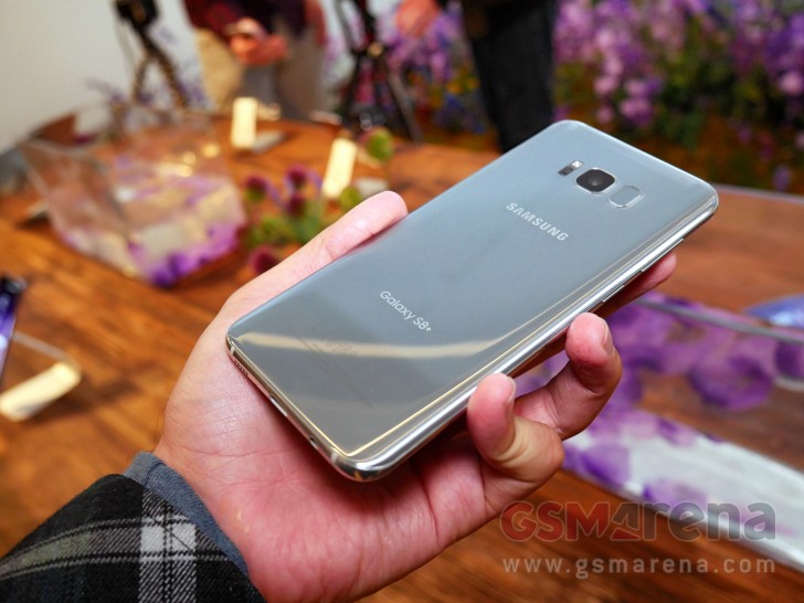Galaxy S8 und S8 + in den USA haben absolut keine Carrier Logos