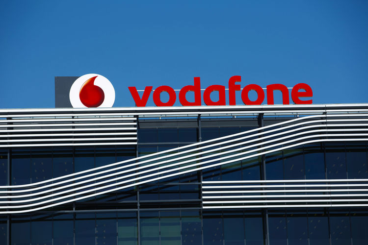 Vodafone-Pakete aus Smartphone und Smartwatch